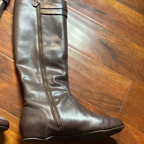 Maxstudio Buttery Soft Brown Draping Leather Knee-High Boots - Picture 2 of 9